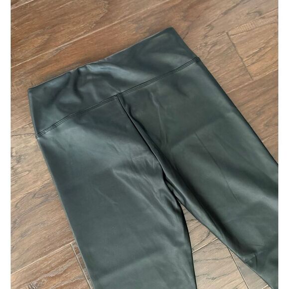 NWT Hunter & Brown Black Faux Leather Leggings Medium - Picture 6 of 6